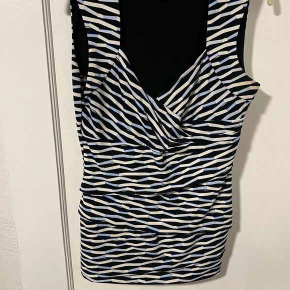 White House Black Market Black and White Patterned Tank Top - Picture 1 of 2